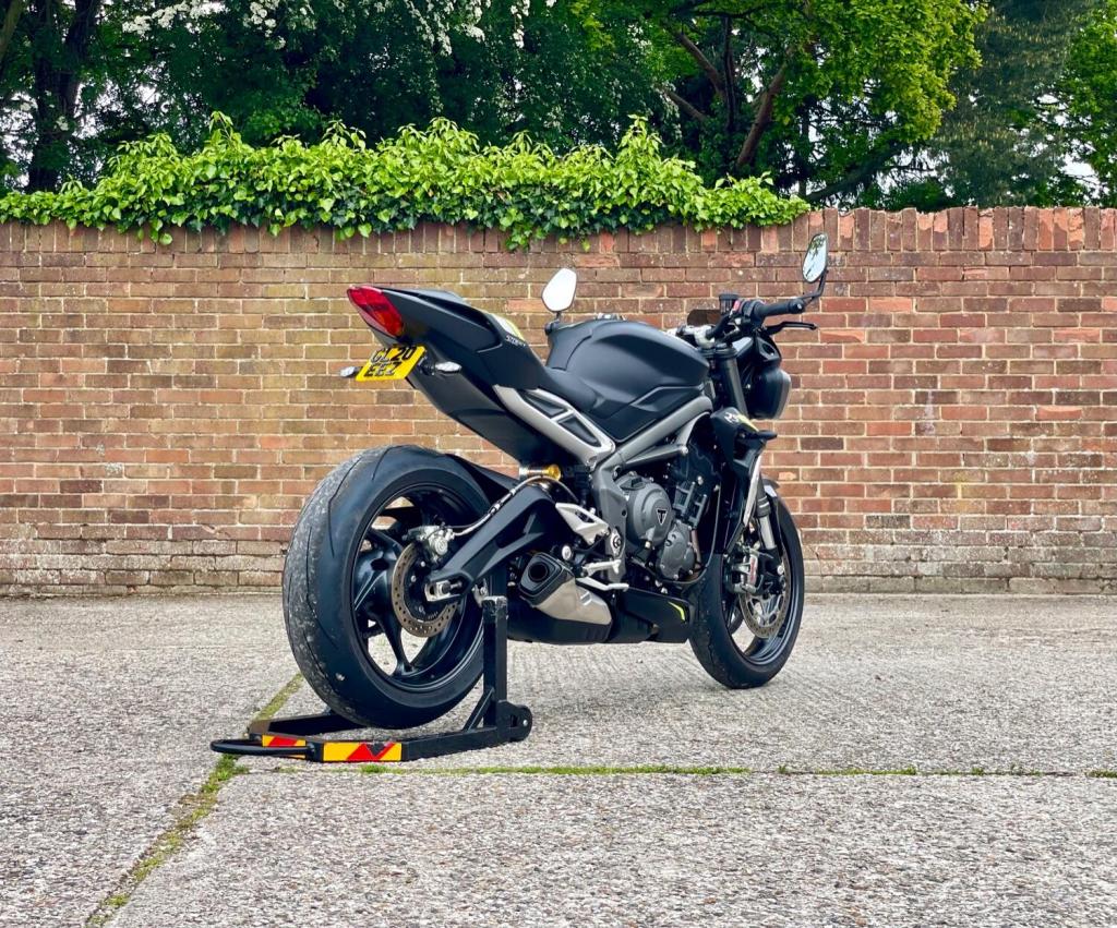 TRIUMPH STREET TRIPLE 765