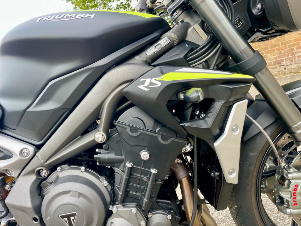 TRIUMPH STREET TRIPLE 765