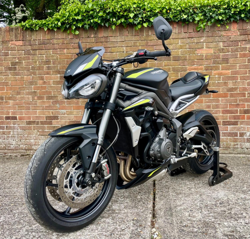 View TRIUMPH STREET TRIPLE 765 