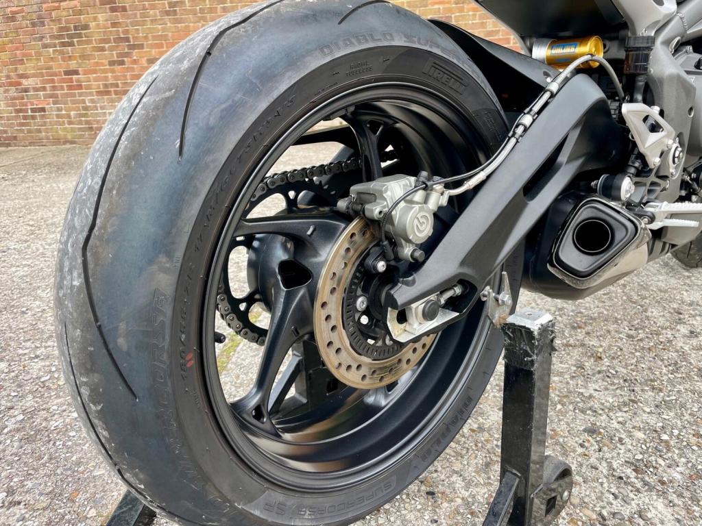 TRIUMPH STREET TRIPLE 765