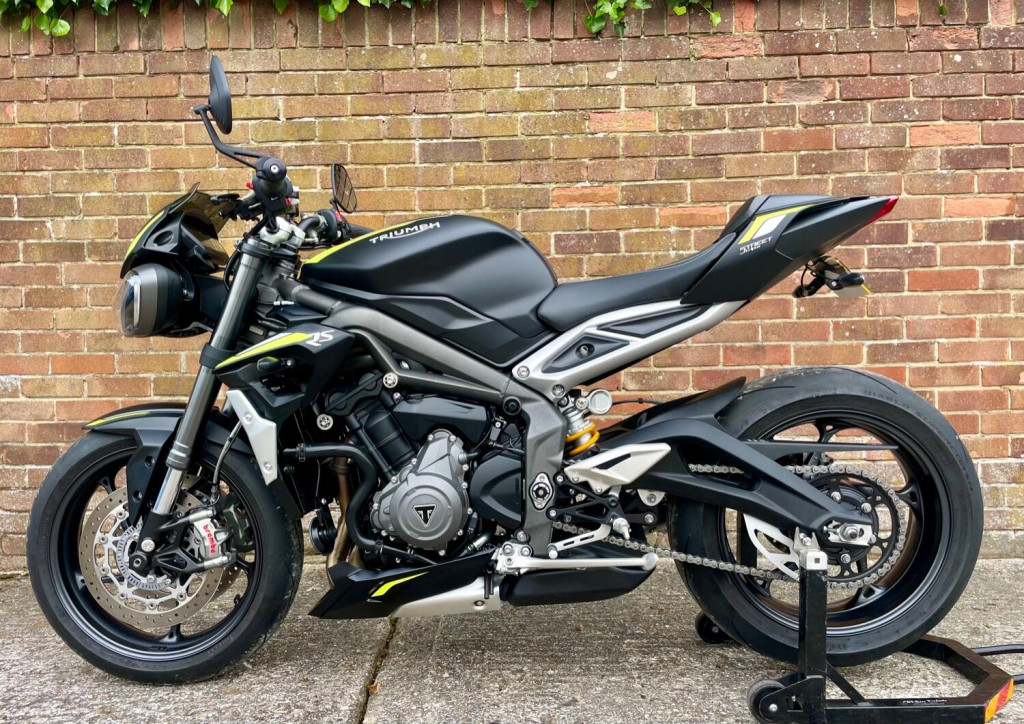 View TRIUMPH STREET TRIPLE 765 