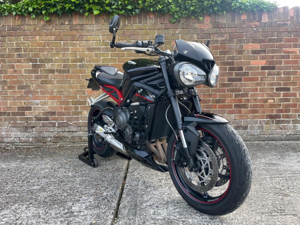 TRIUMPH STREET TRIPLE 765