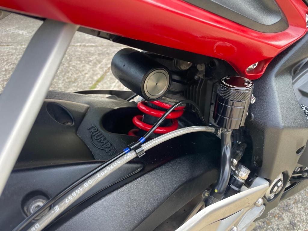 TRIUMPH STREET TRIPLE 765