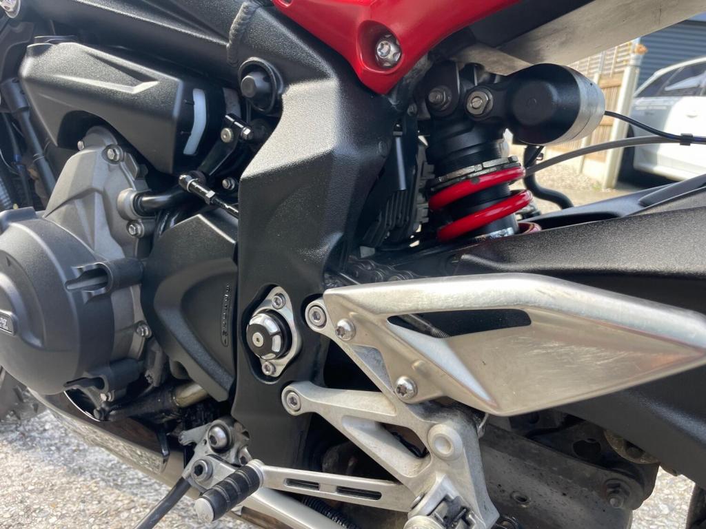 TRIUMPH STREET TRIPLE 765