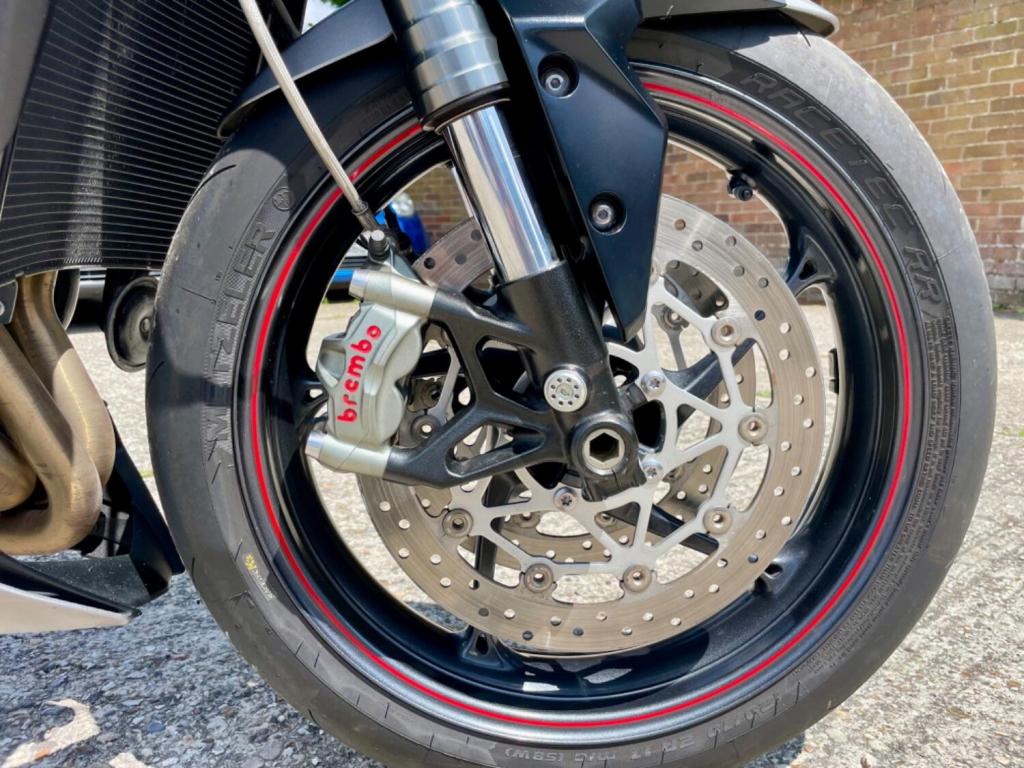 TRIUMPH STREET TRIPLE 765