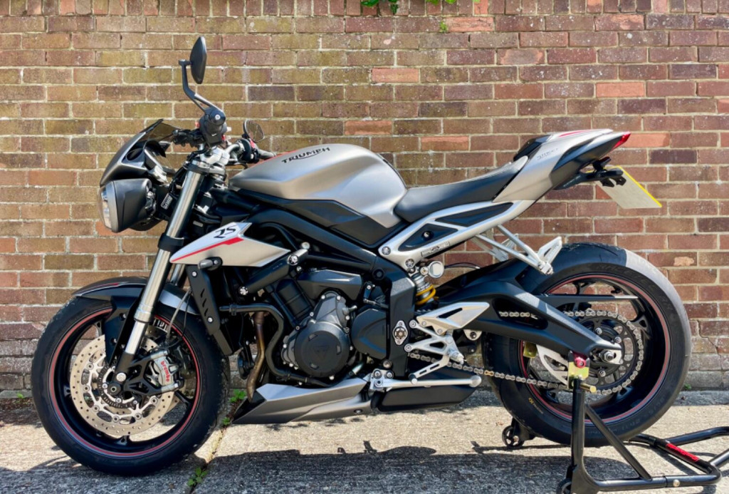 View TRIUMPH STREET TRIPLE 765 