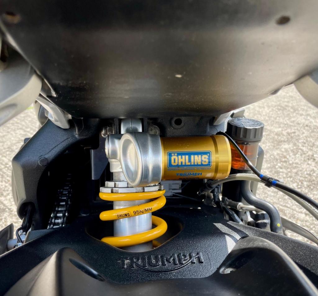 TRIUMPH STREET TRIPLE 765