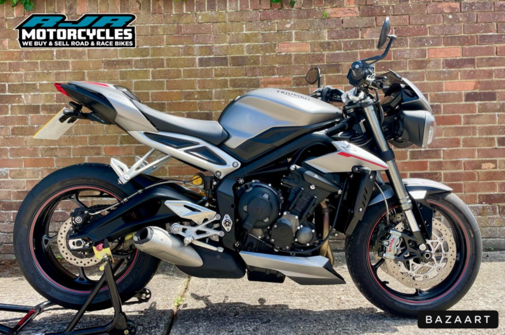 View TRIUMPH STREET TRIPLE 765 