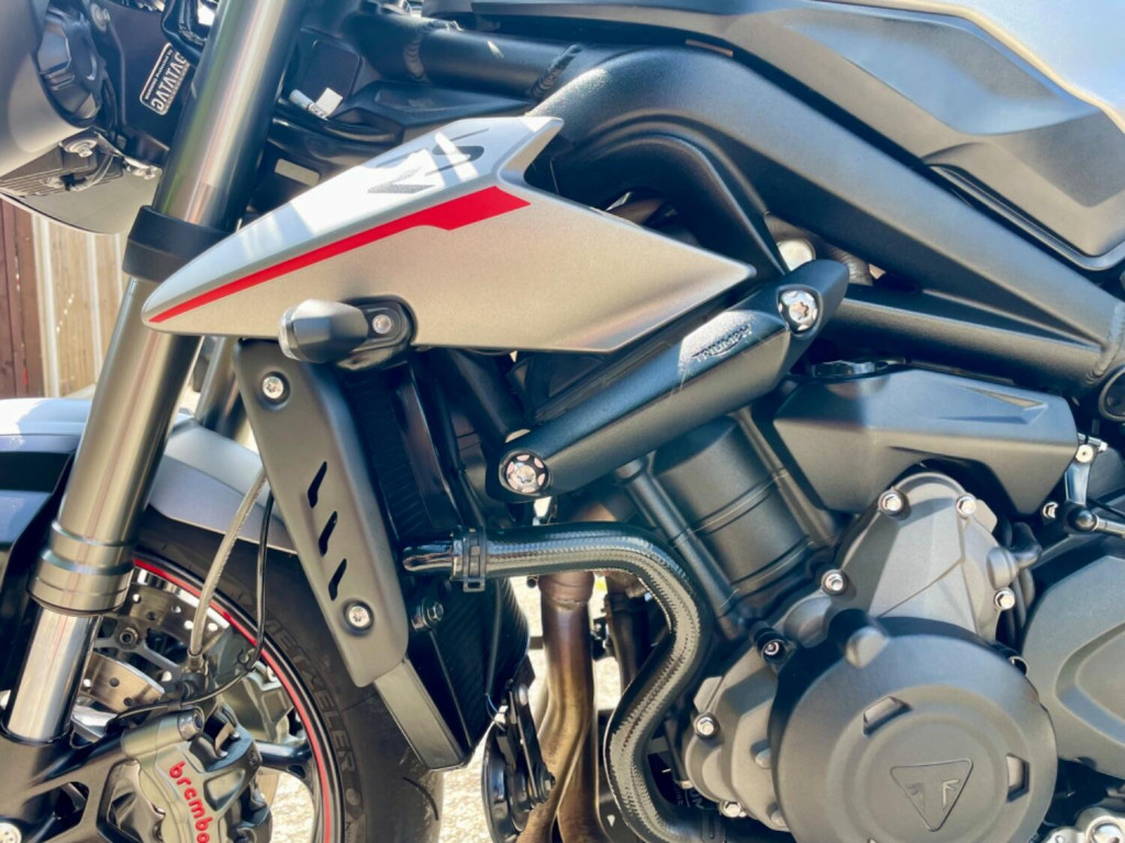 TRIUMPH STREET TRIPLE 765