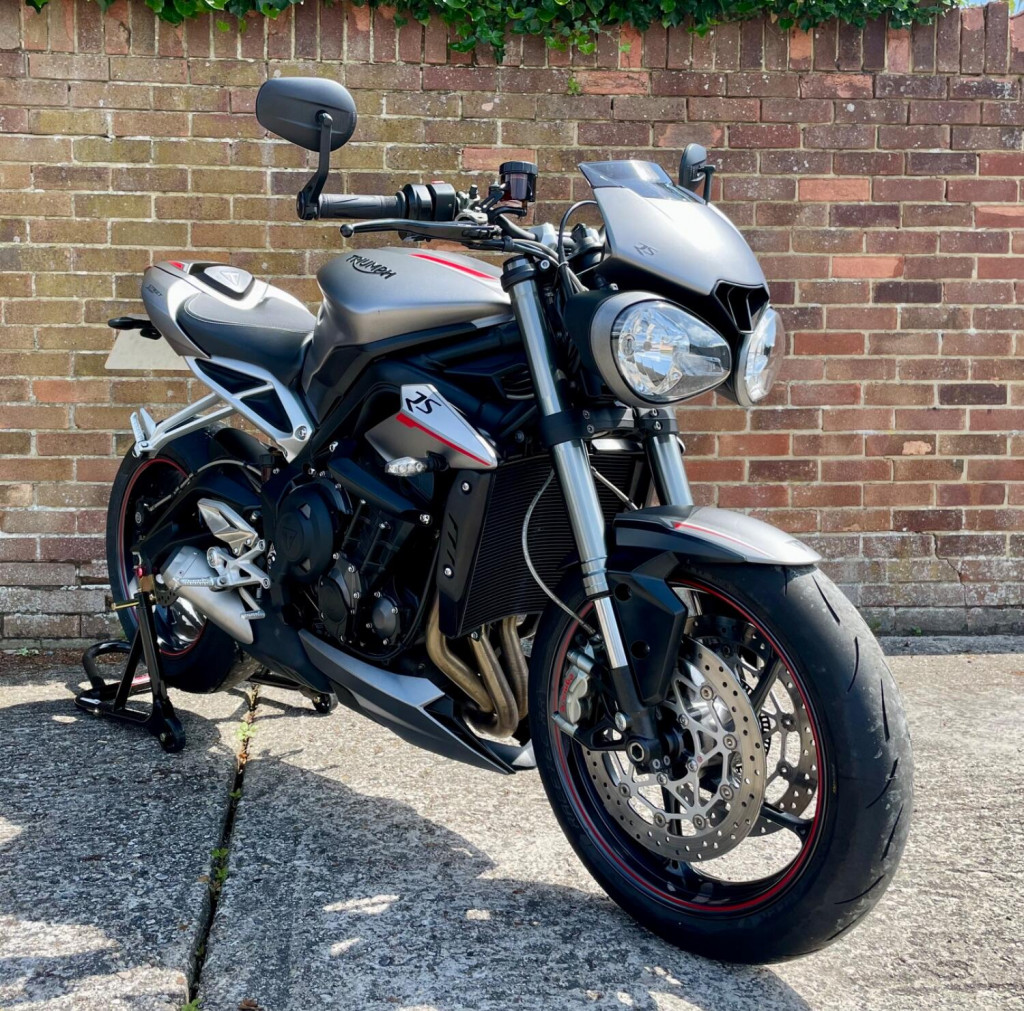 View TRIUMPH STREET TRIPLE 765 