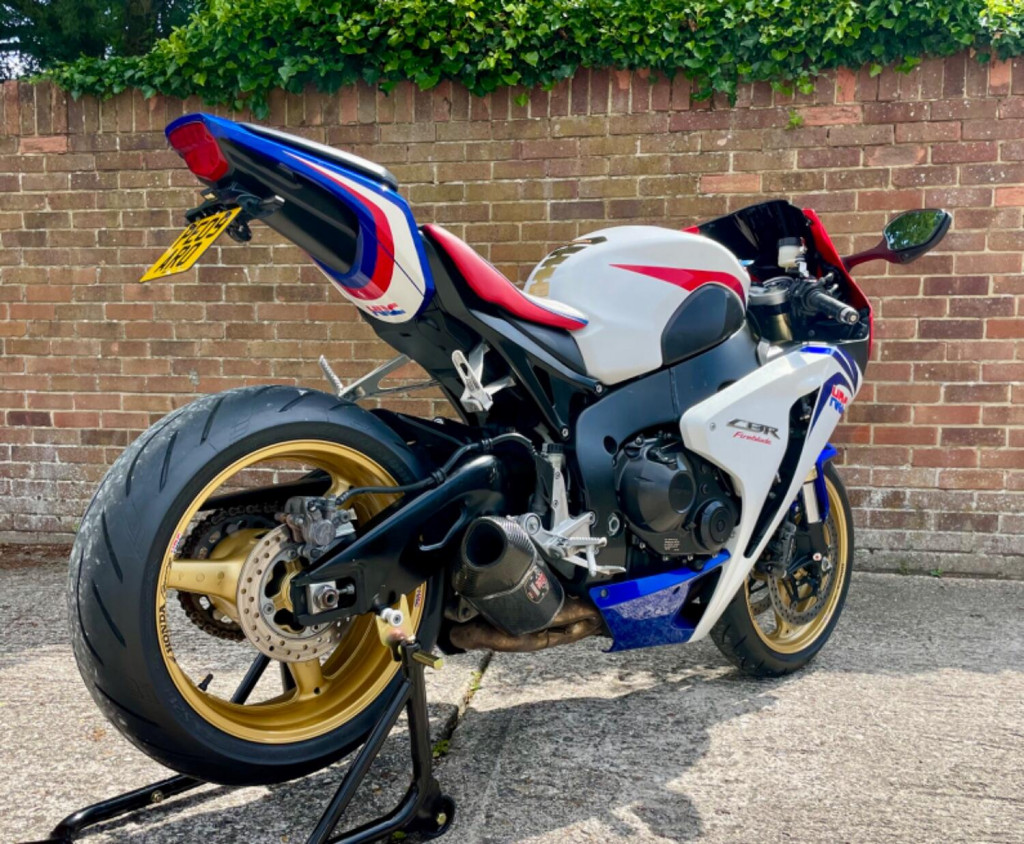 HONDA CBR1000RR Fireblade