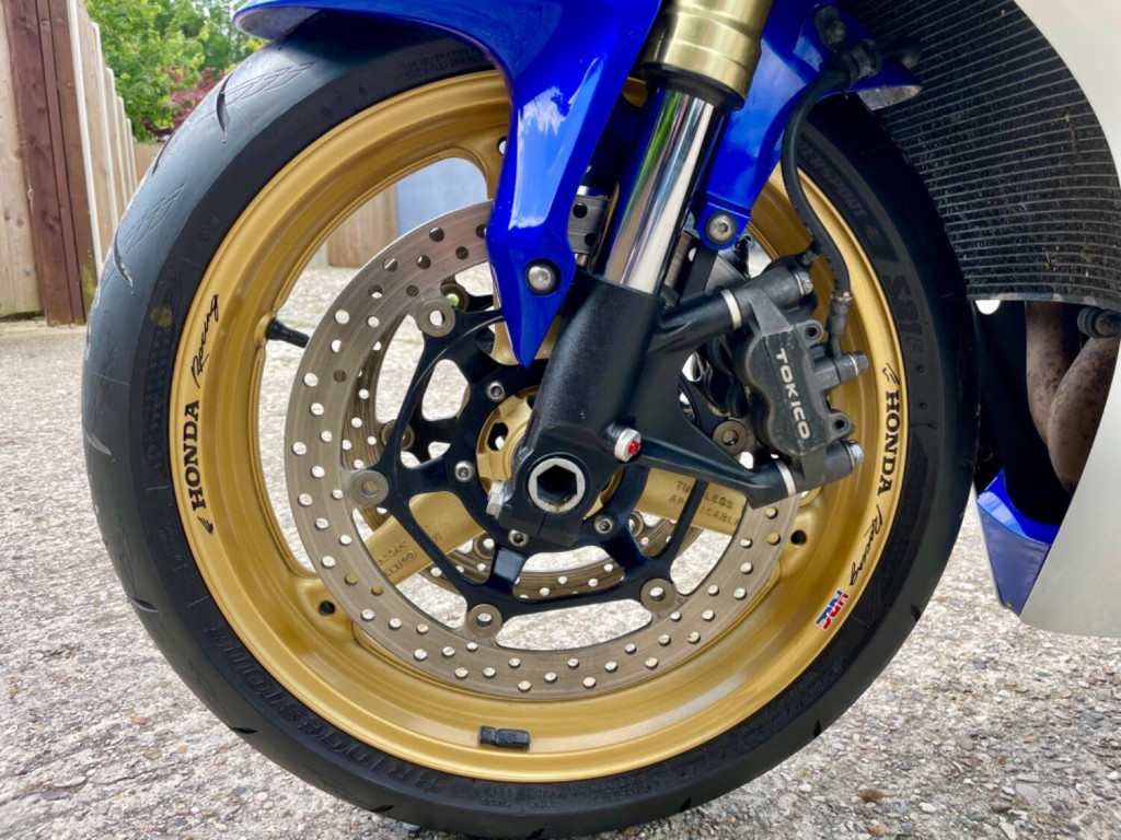 HONDA CBR1000RR Fireblade