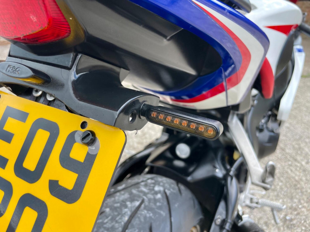 HONDA CBR1000RR Fireblade