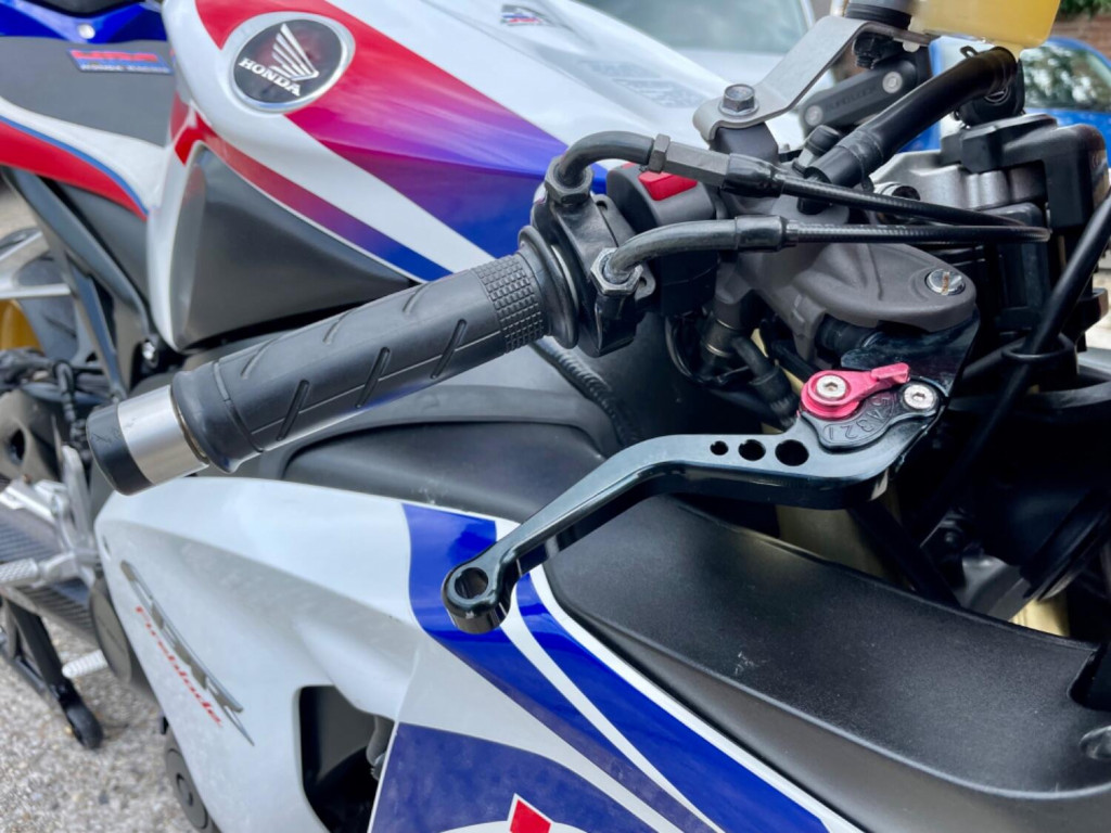 HONDA CBR1000RR Fireblade