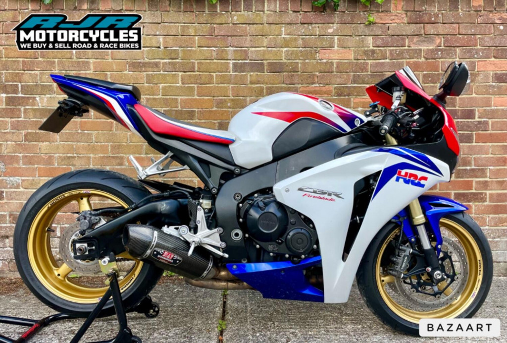 View HONDA CBR1000RR Fireblade 