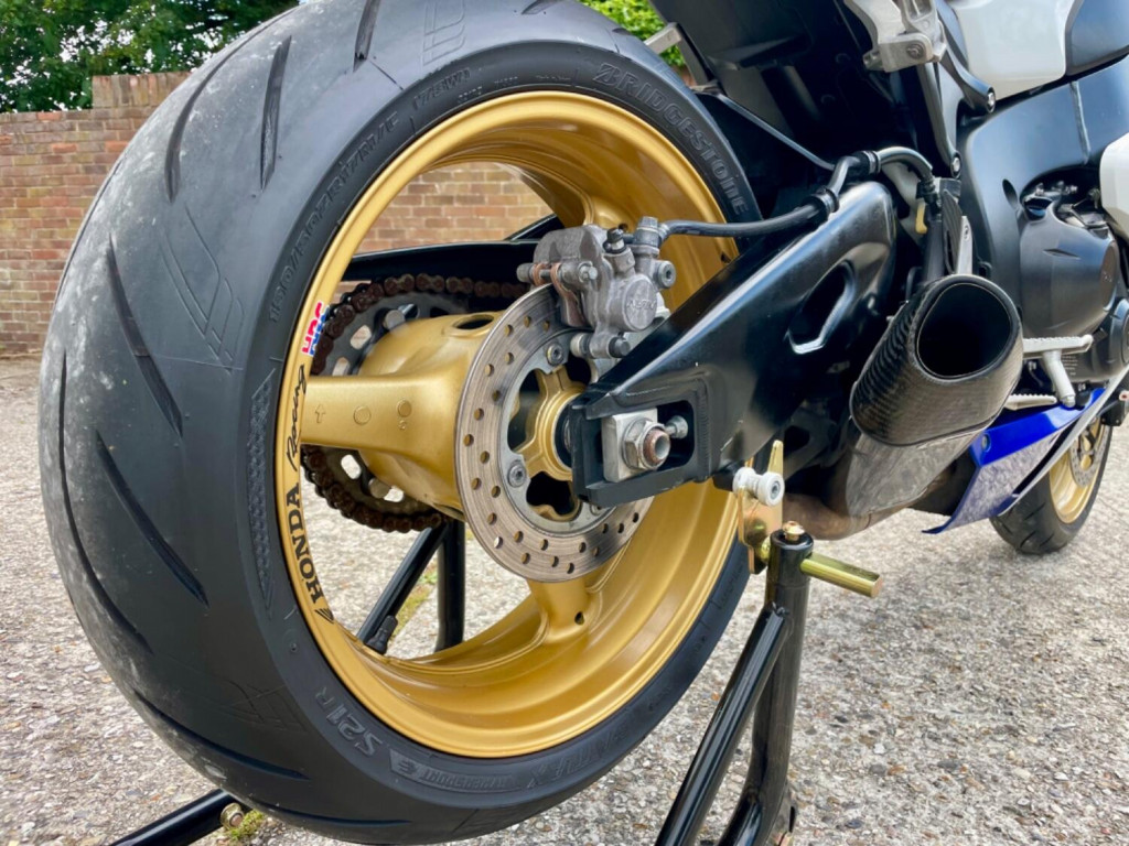 HONDA CBR1000RR Fireblade