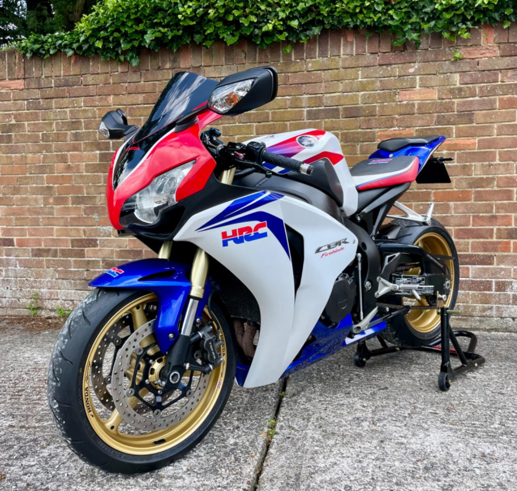 HONDA CBR1000RR Fireblade