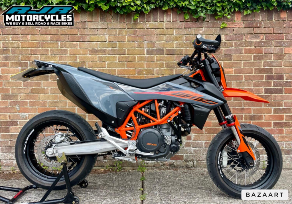 View KTM 690 SMC R 