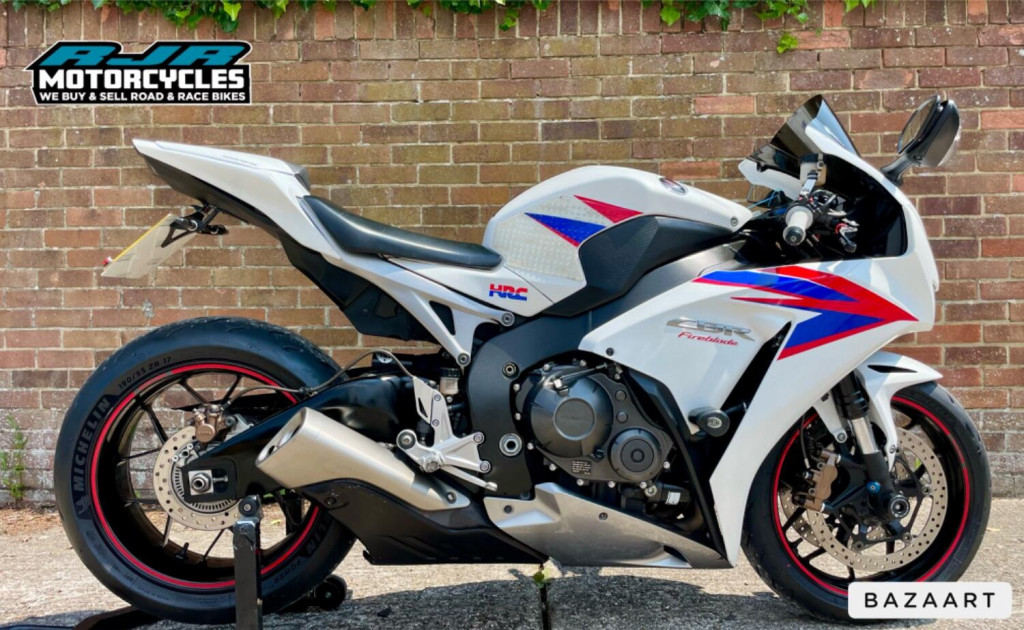 View HONDA CBR1000RR Fireblade 
