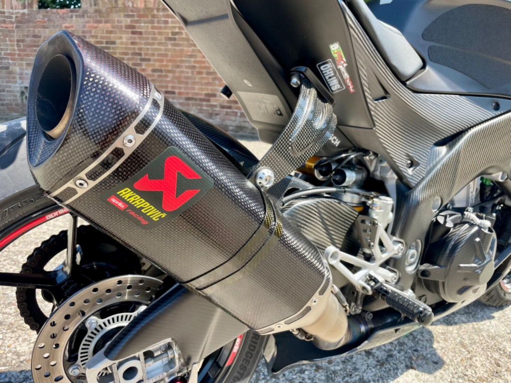 APRILIA Tuono 1100 V4