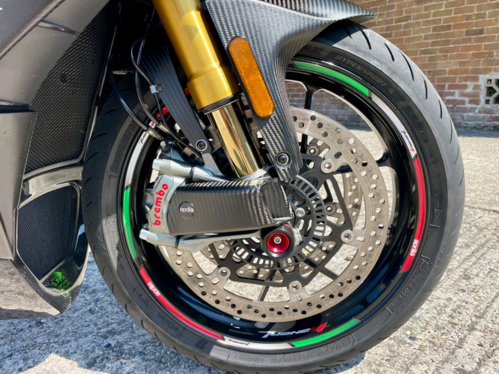 APRILIA Tuono 1100 V4