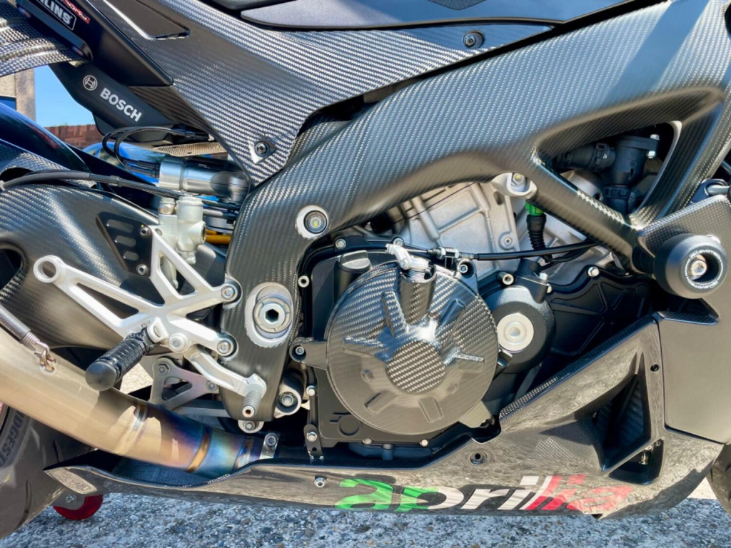 APRILIA Tuono 1100 V4