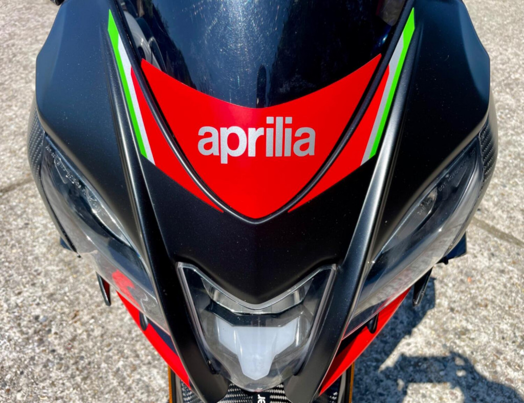 APRILIA Tuono 1100 V4