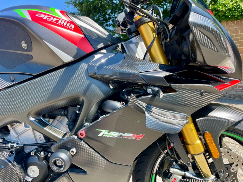 APRILIA Tuono 1100 V4