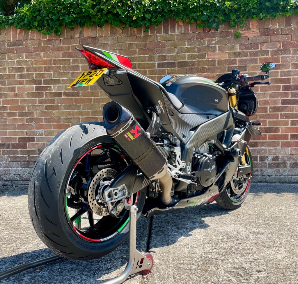 APRILIA Tuono 1100 V4