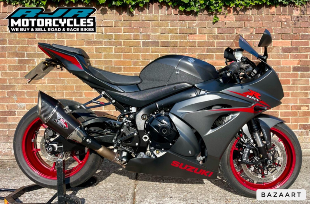 View SUZUKI GSXR1000 