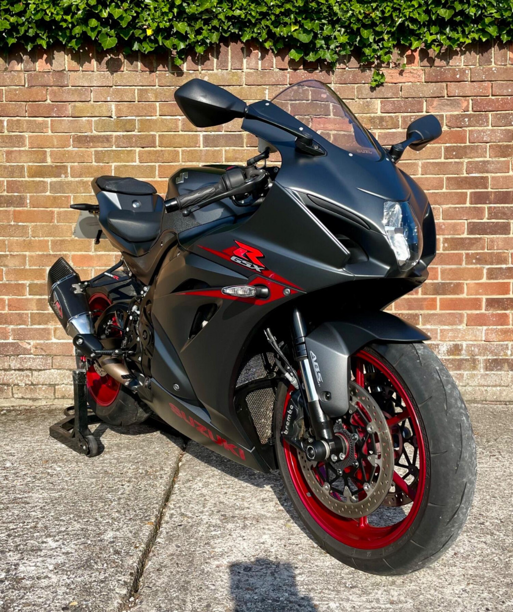 View SUZUKI GSXR1000 