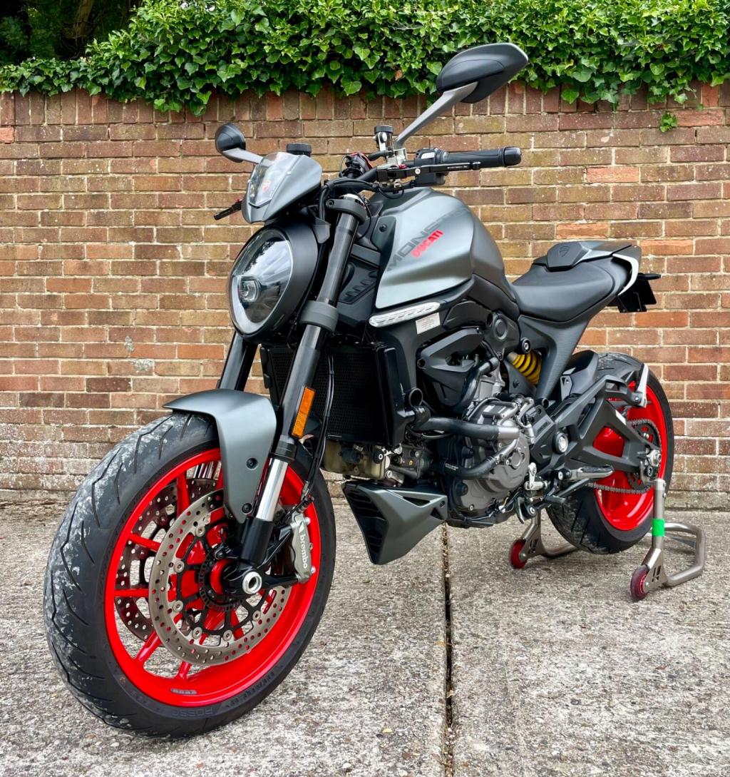 DUCATI Monster