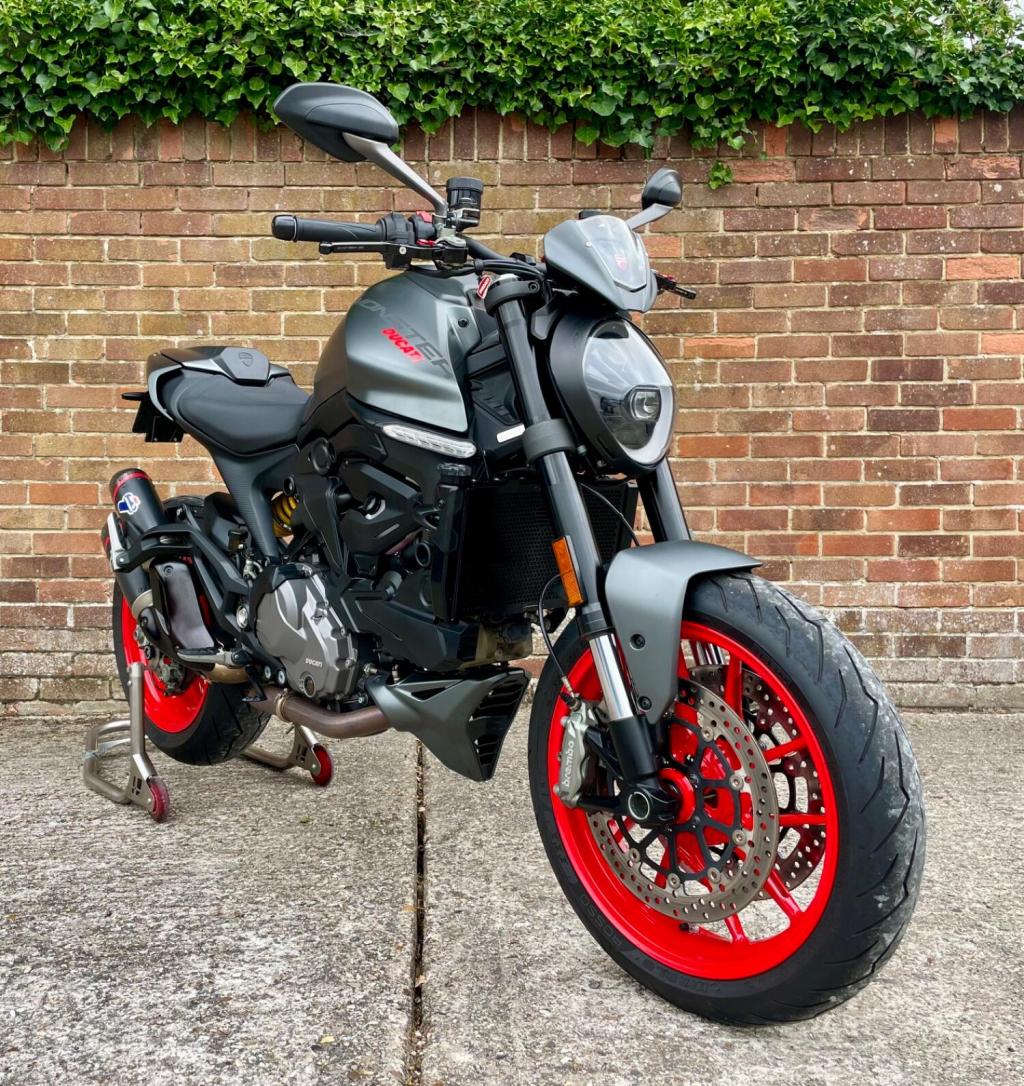 DUCATI Monster