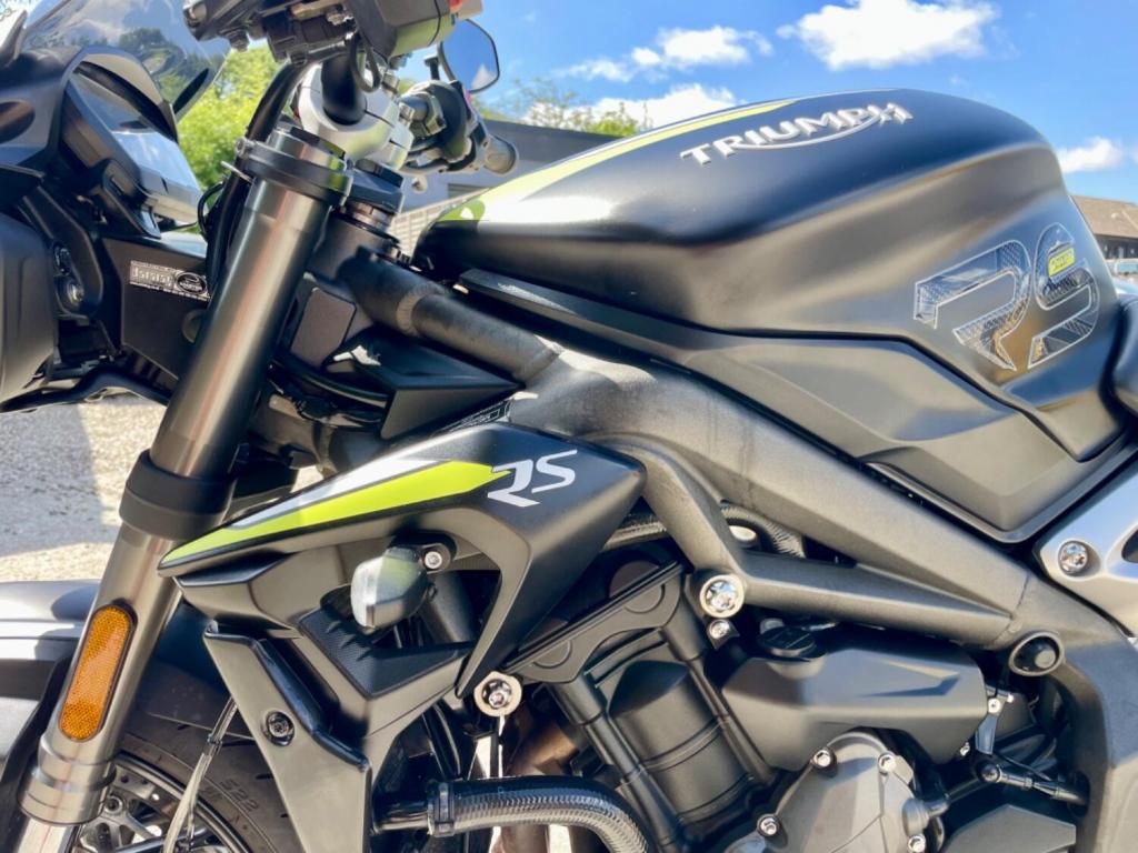 TRIUMPH STREET TRIPLE 765