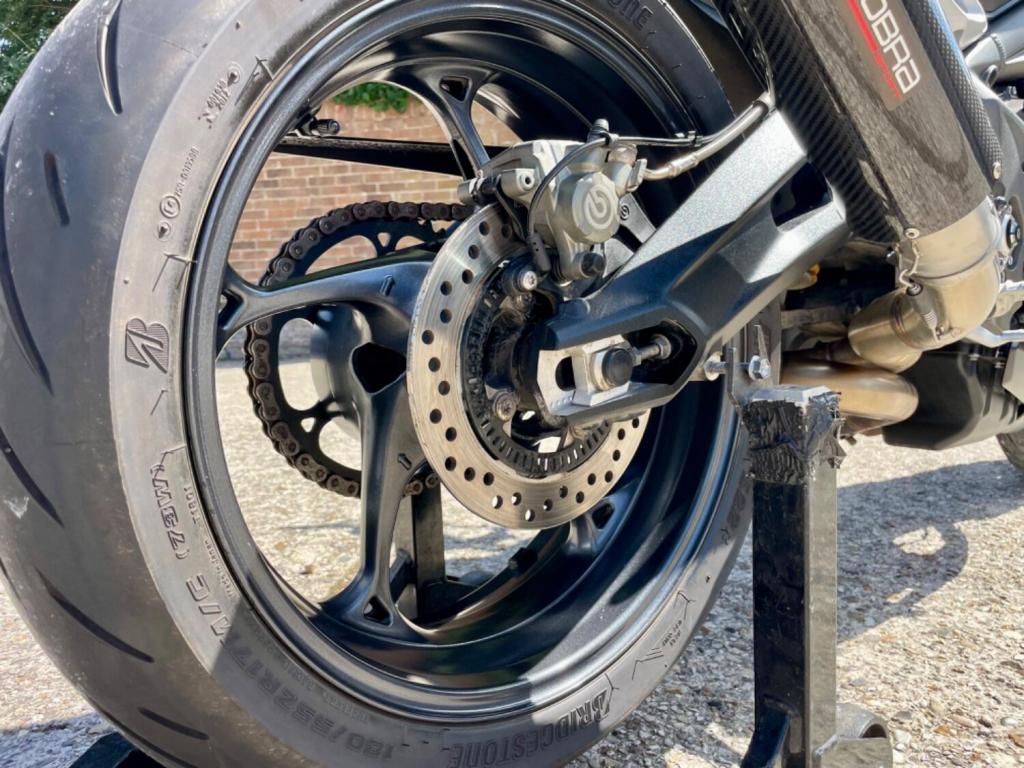 TRIUMPH STREET TRIPLE 765