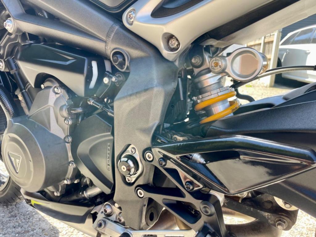 TRIUMPH STREET TRIPLE 765