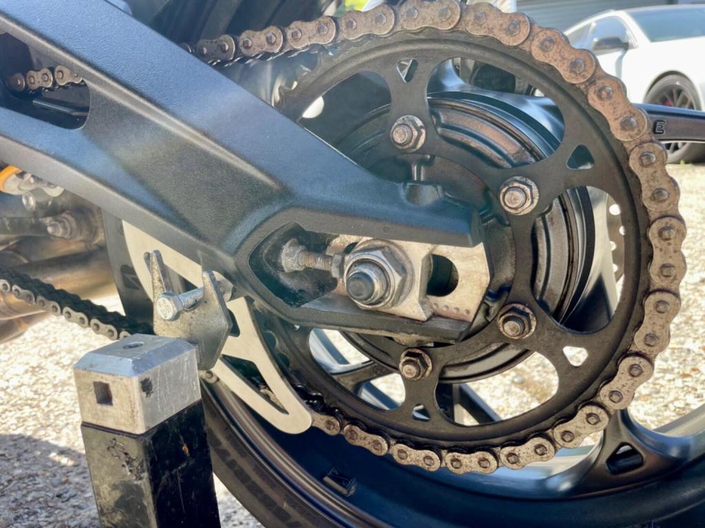 TRIUMPH STREET TRIPLE 765