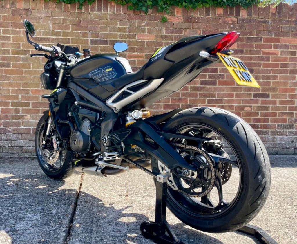 TRIUMPH STREET TRIPLE 765