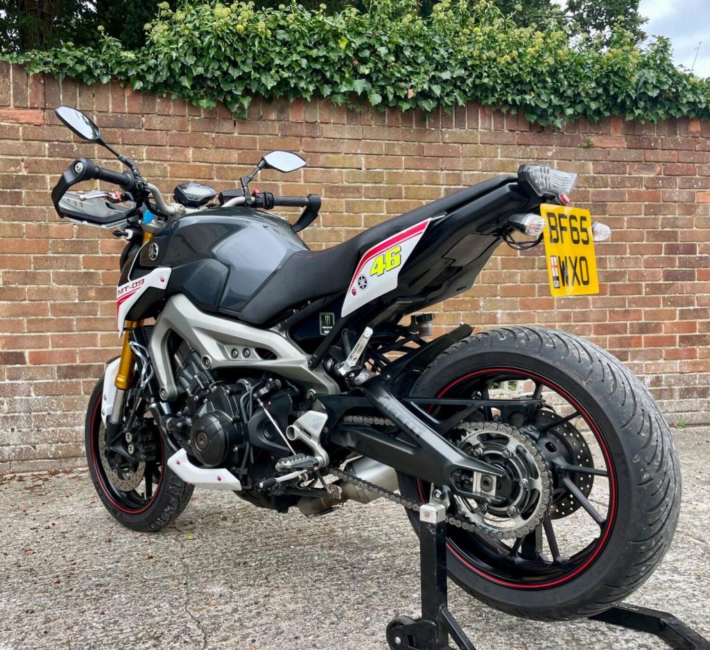 YAMAHA MT-09