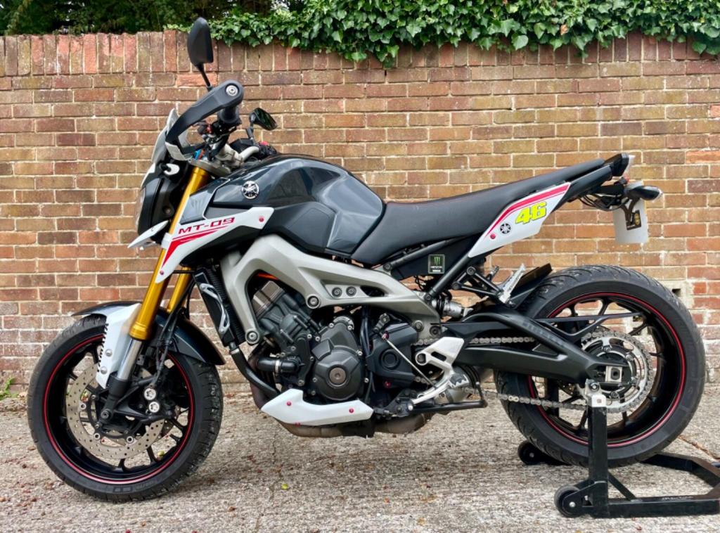 View YAMAHA MT-09 