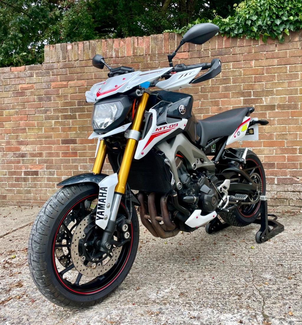 View YAMAHA MT-09 