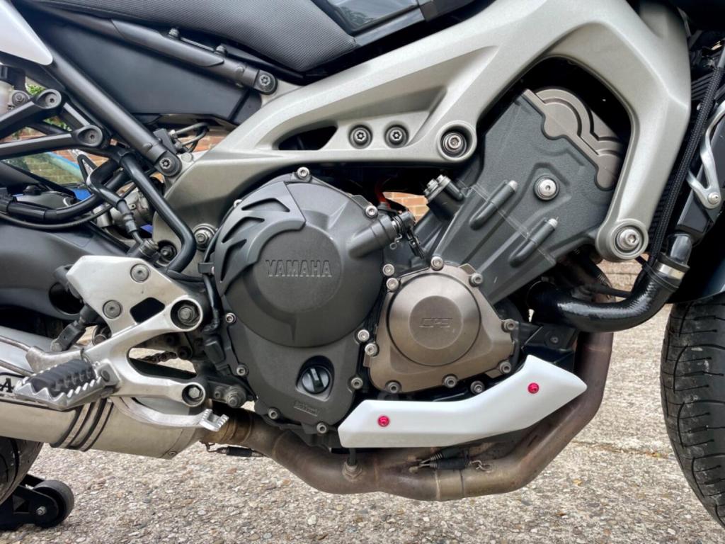 YAMAHA MT-09