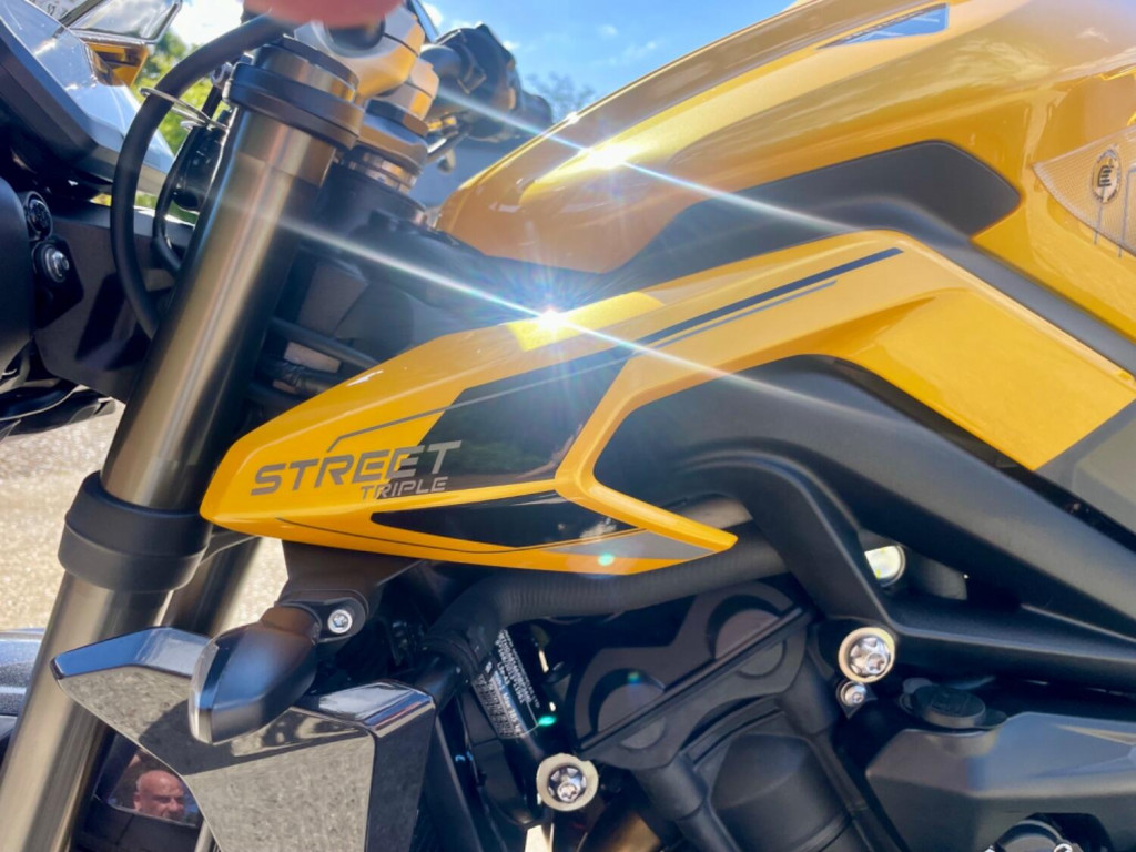 TRIUMPH STREET TRIPLE 765