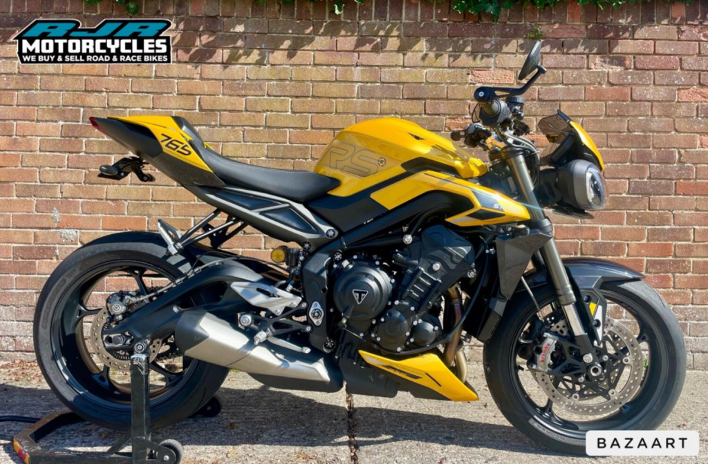 View TRIUMPH STREET TRIPLE 765 