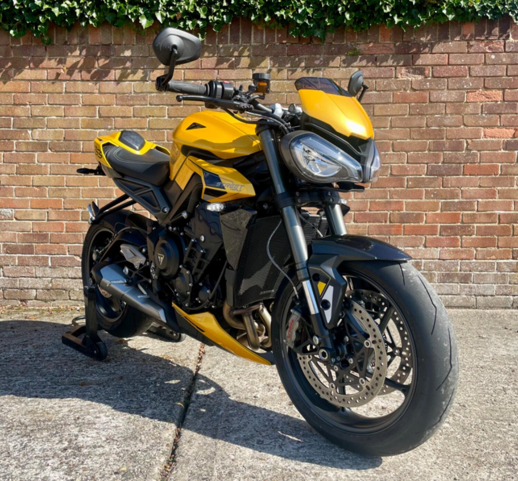 View TRIUMPH STREET TRIPLE 765 