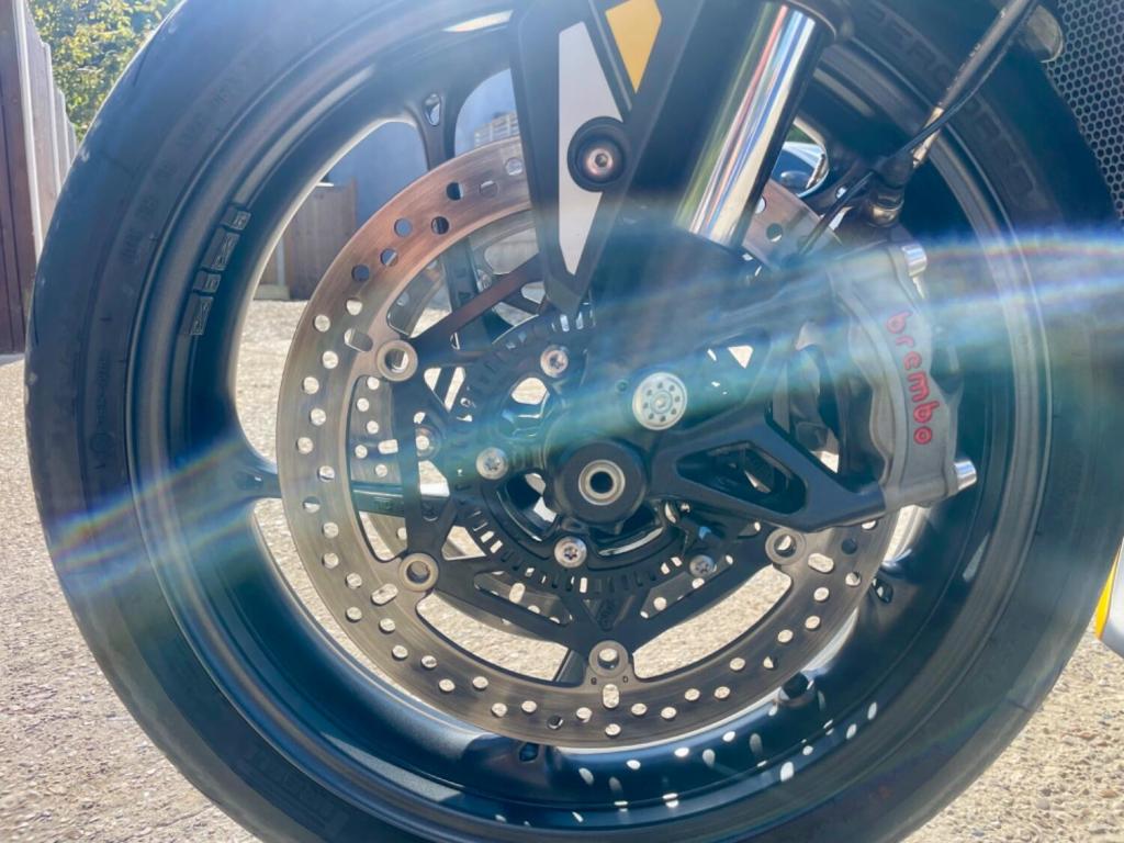 TRIUMPH STREET TRIPLE 765