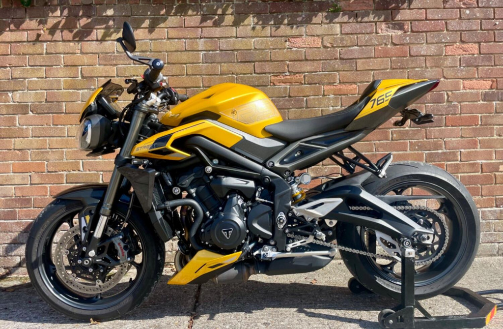 View TRIUMPH STREET TRIPLE 765 