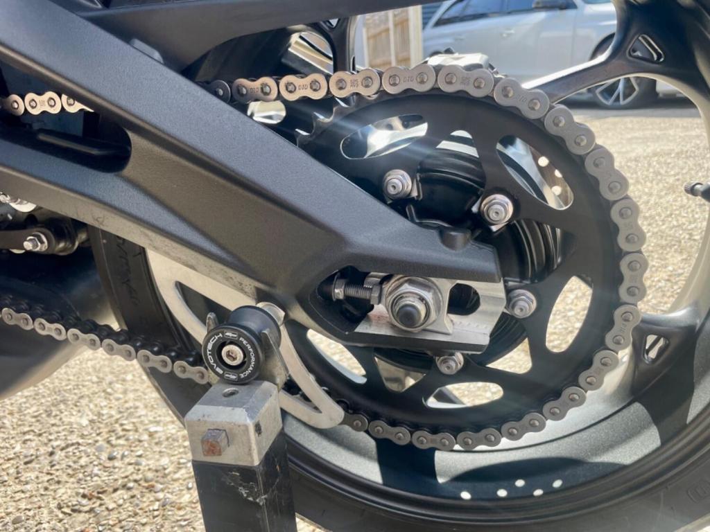 TRIUMPH STREET TRIPLE 765