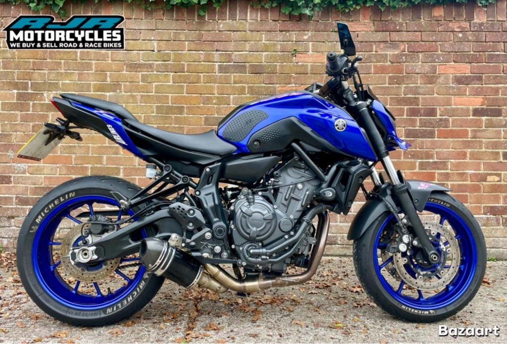 View YAMAHA MT-07 