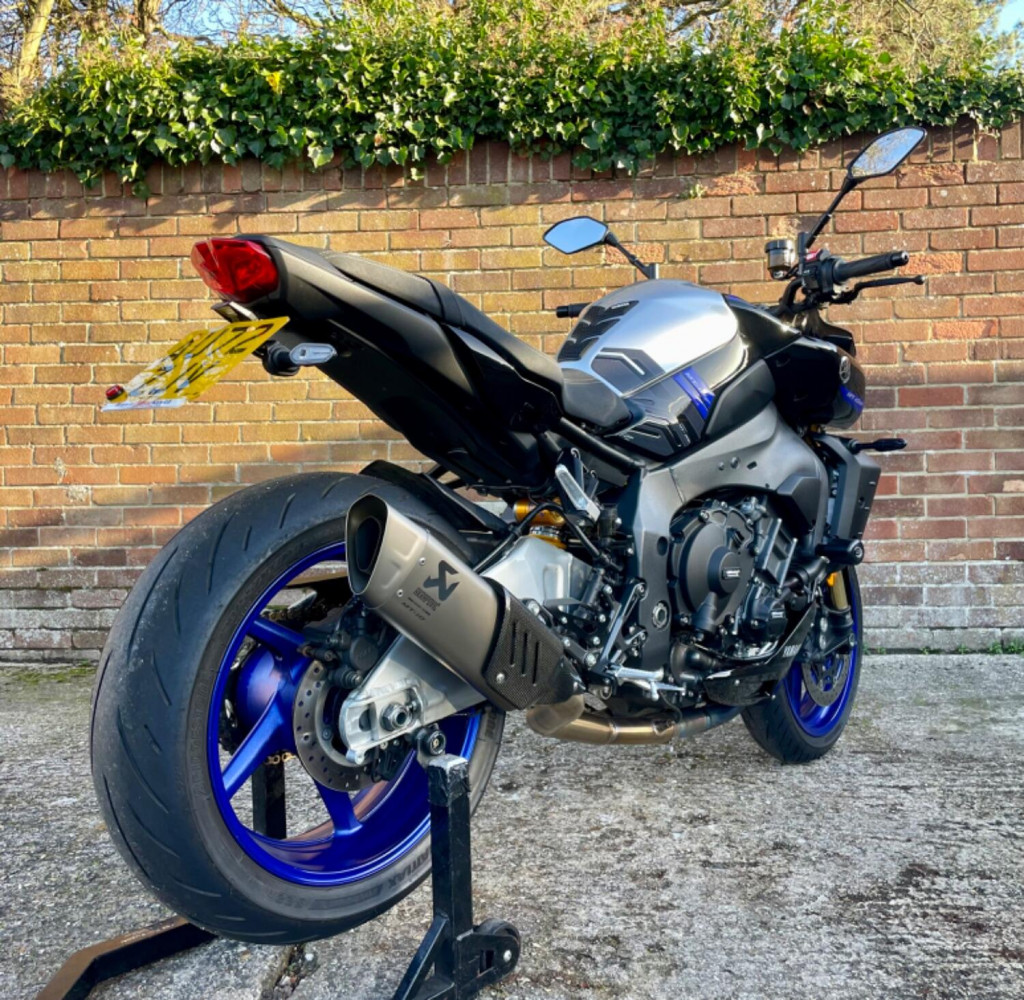 YAMAHA MT-10